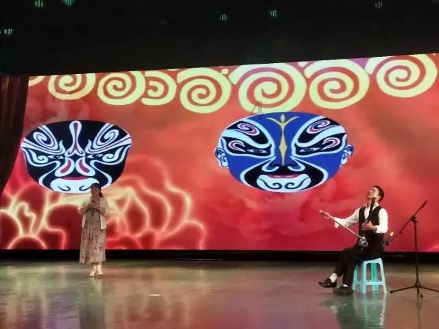 逃出昏暗的房子